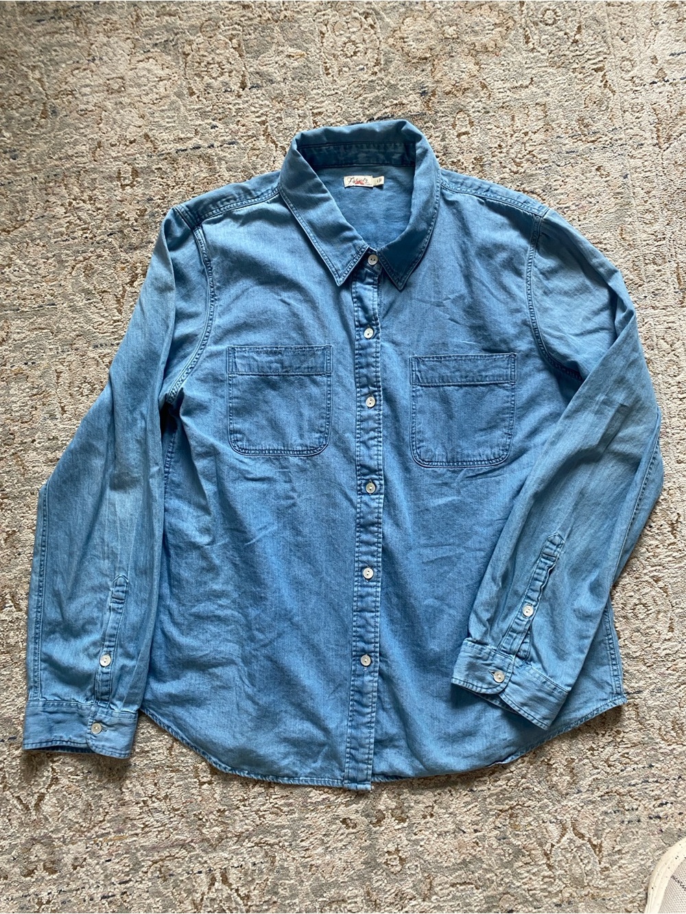 Faherty Classic Cotton Long Sleeve Light Blue Denim Button-Down Shirt Women’s L